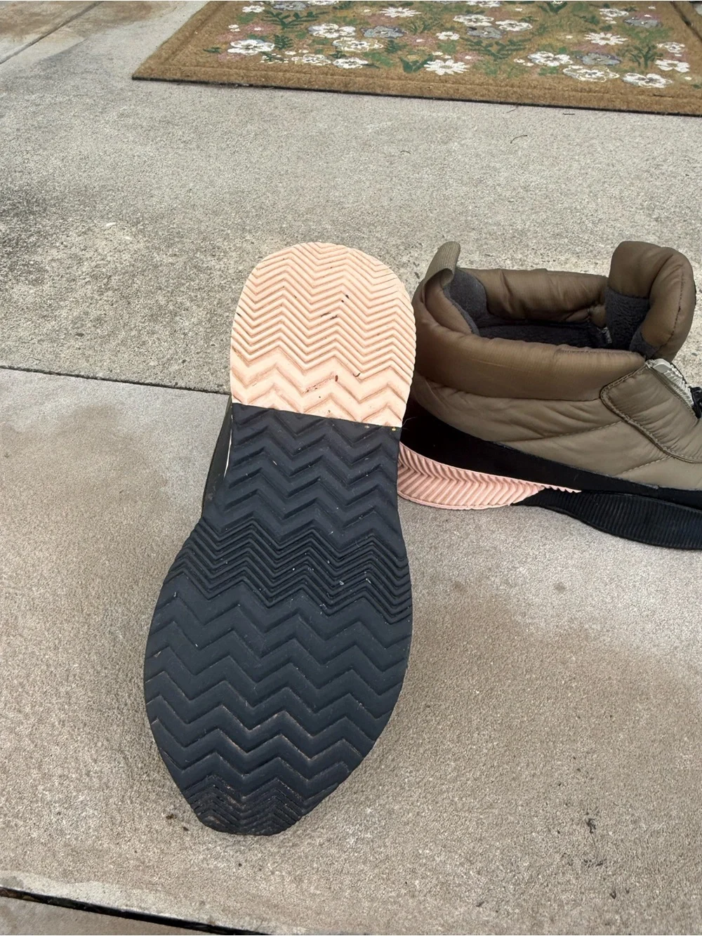 Sorel Olive Green and Black Quilted Slip-On Winter Sneakers with Pink Accent
